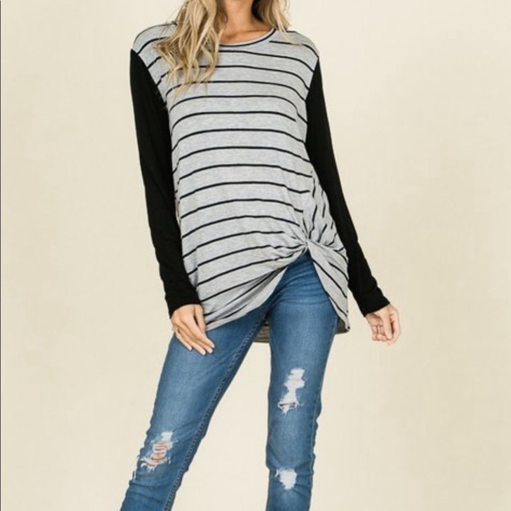 ❤️LAST ONE! Twist Knot long sleeve